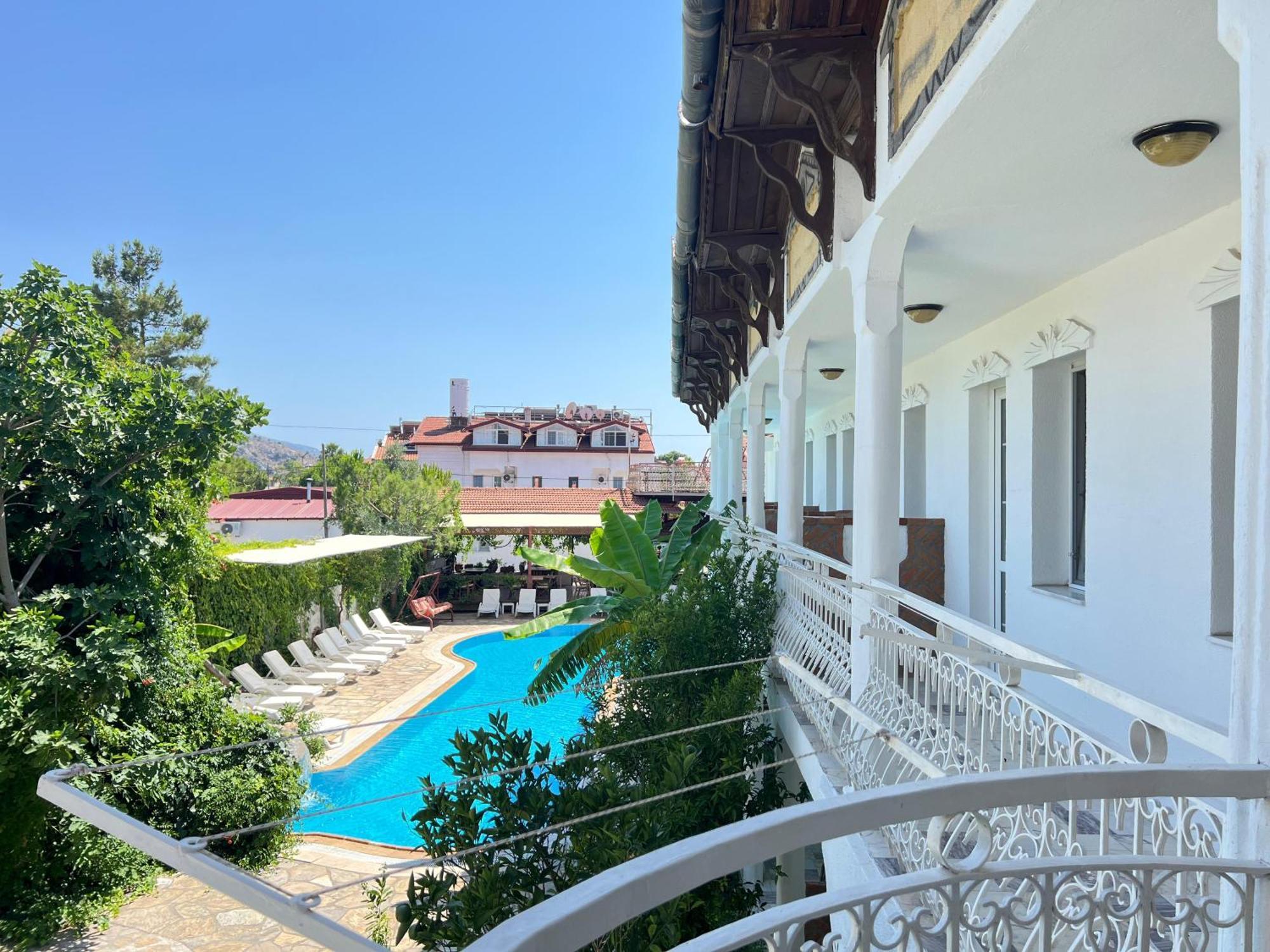 דליאן Central Park Otel - Adult Only מראה חיצוני תמונה